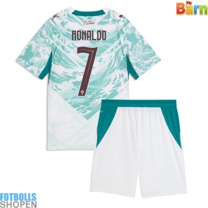 Billiga Portugal Cristiano Ronaldo #7 Bortatröja Barn VM 2026 Kortärmad (+ Korta byxor)